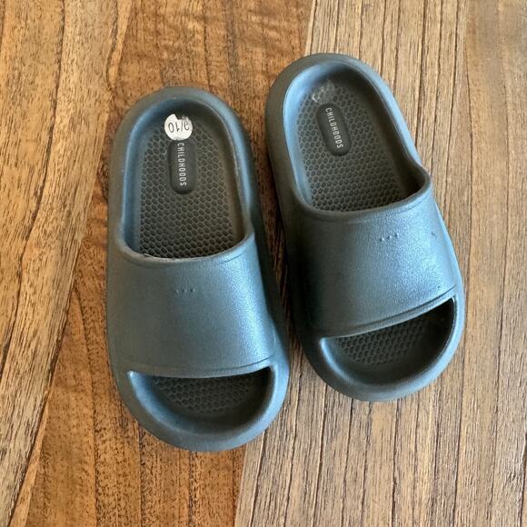 childhoods clothing Other - Childhoods Clothing Toddler Slides - Size 9/10